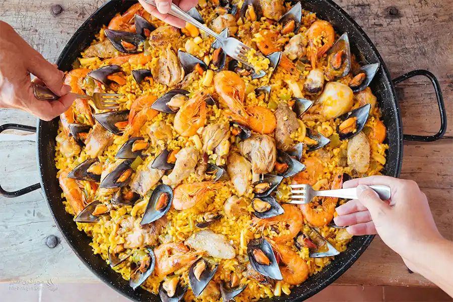 پائیا یا پائلا غذای خوشمزه اسپانیایی