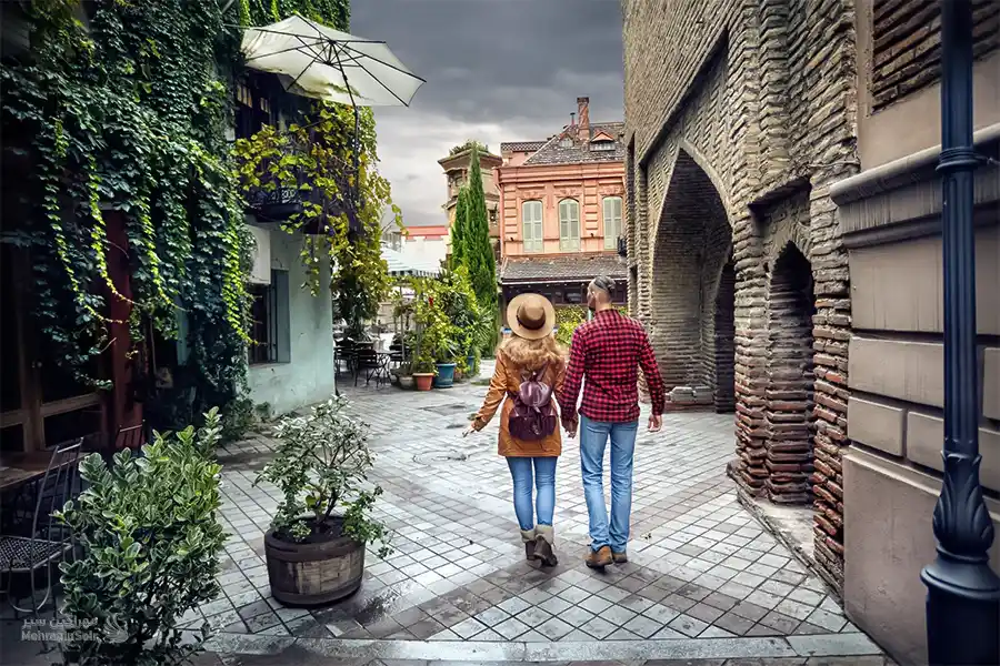 توریست‌ها در تفلیس گردی
