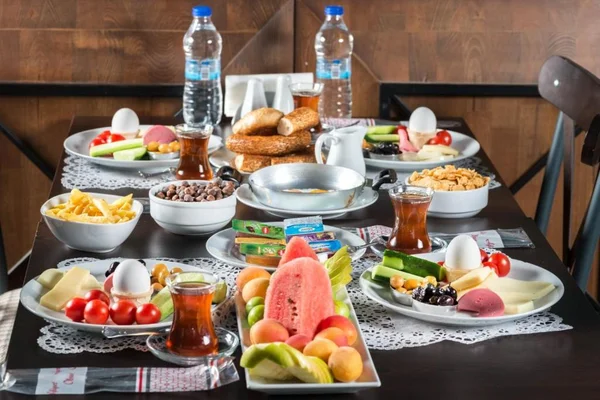 صبحانه در هتل مارلا ازمیر