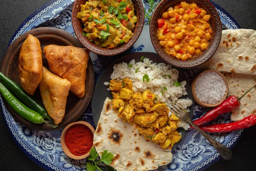 غذاهای چابهاری شامل مرغ و نخود