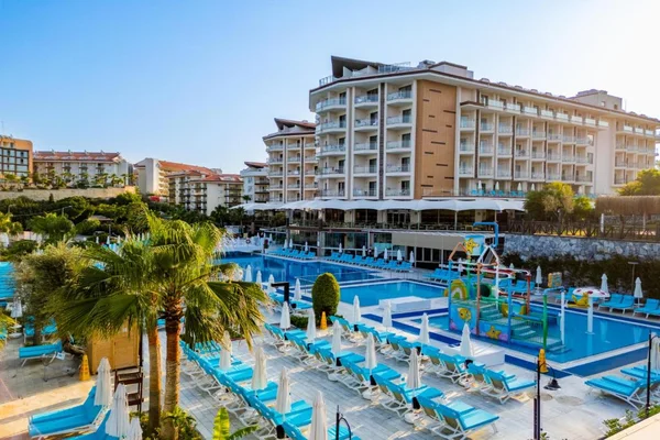 کوش آداسی و هتل Ramada resort kusadasi & Golf